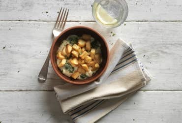 apetito vegetarian mini meal range apetito cheese and potato bake mini meal